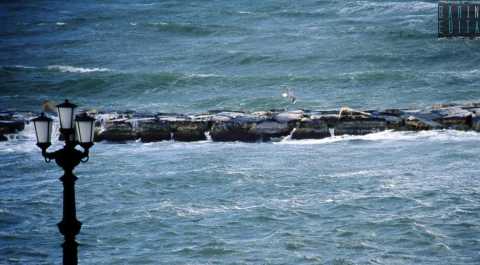 Bari, "allerta arancione": attesi forti venti da sud-est e pioggia torrenziale